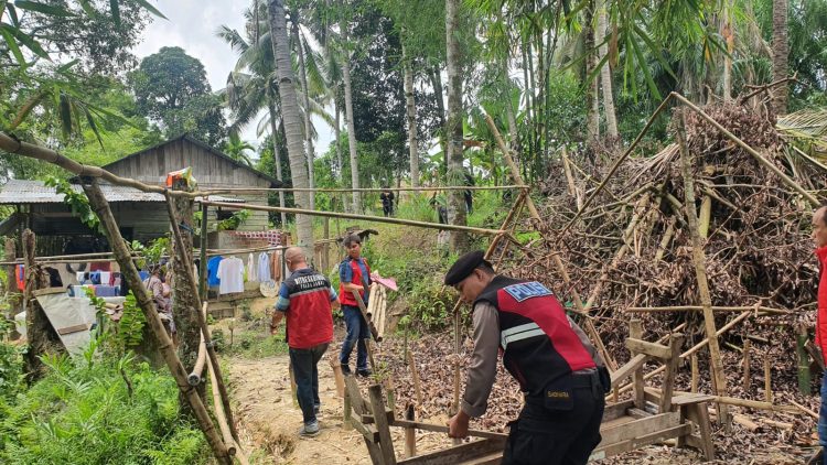 Polisi Gerebek Arena Judi Sabung Ayam di Paal V/ Foto: mhd/ampar