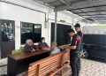 Penyidik Subdit IV Renakta Ditreskrimum Polda Jambi akhirnya melimpahkan Agung Novriyan, tersangka pemasang CCTV di kamar mandi RSUD Raden Mattaher Jambi, Kamis (21/3/2024)/ Foto: Fdn-Ampar