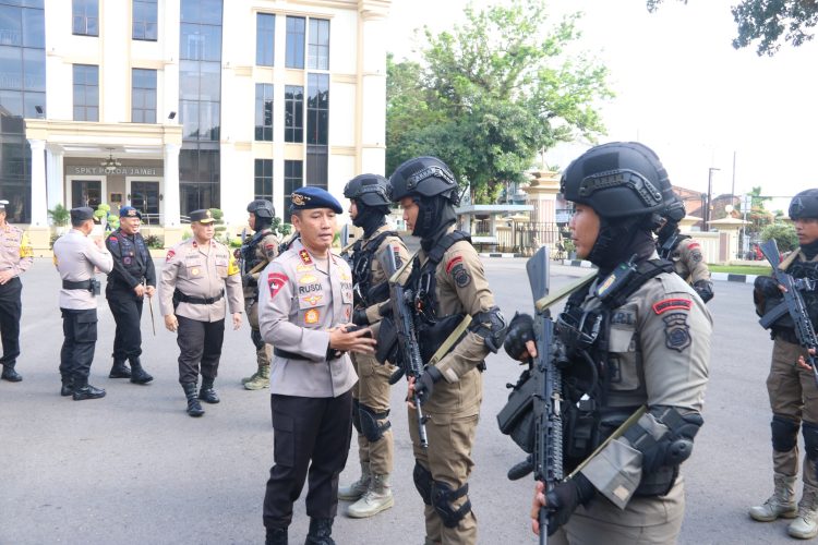 100 Personel Brimob Polda Jambi Diberangkatkan Tugas Operasi Papua/ Foto: Mhd-ampar