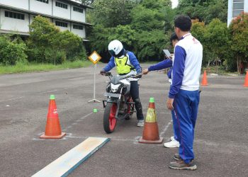 Puluhan Bikers Antusias Ikuti Honda Community Safety Riding Competition/ Foto: Ajeng-Sinsen