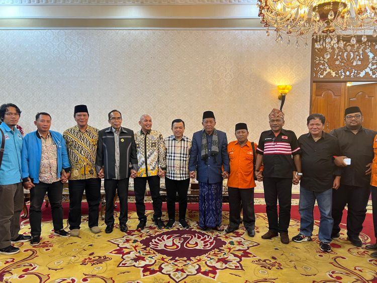Delapan parpol non parlemen dukung haris - sani di Pilgub Jambi/ Foto: ampar