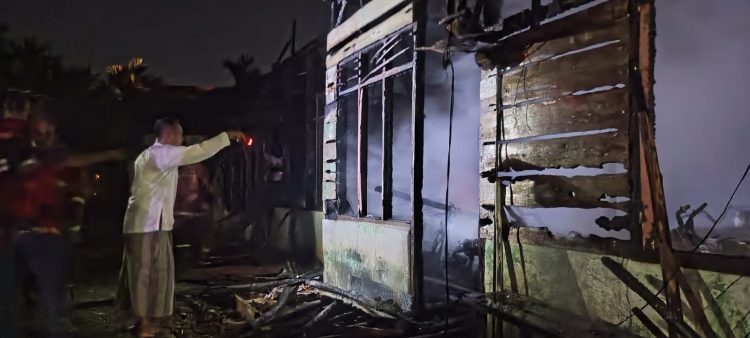 Rumah Bedeng dan Bengkel Ludes Terbakar 
/ Foto: mhd-ampar