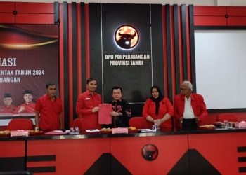 Edi Purwanto ketua PDI-P Jambi dan Al Haris bakal calon Gubernur Jambi petahana (Foto: Ampar)