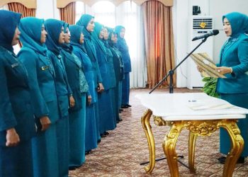 Dr Hj Indriani Mayesti Mukti Lantik 12 Ketua TP PKK Kecamatan Dilantik/ (foto: Teguh-Kominfo)