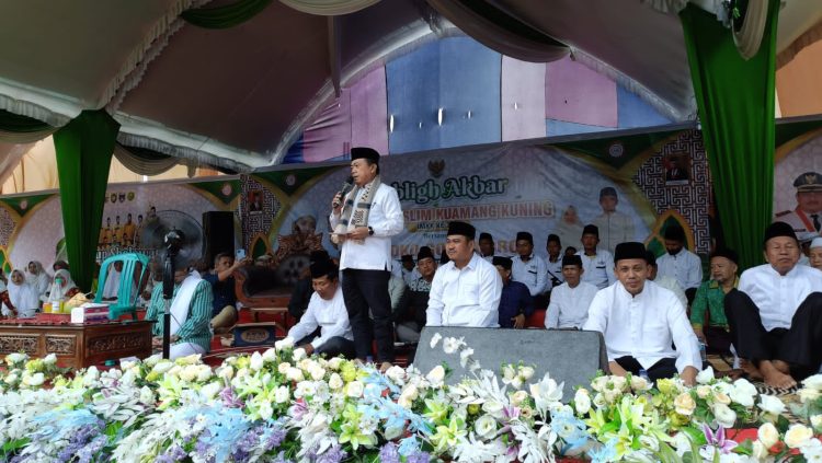 Gubernur Jambi Al Haris hadir tengah ribuan keluarga besar Kuamang Kuning pada acara Tabligh Akbar Ikatan Muslim Kuamang Kuning (IMKK) ke-223 (Foto: Min-ampar)