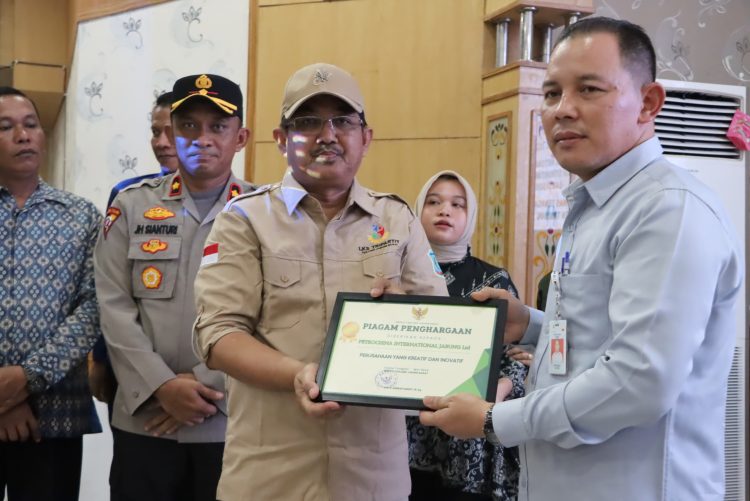 May Day 2024, PetroChina Raih Penghargaan dari Pemkab Tanjab Barat/ Foto: melani