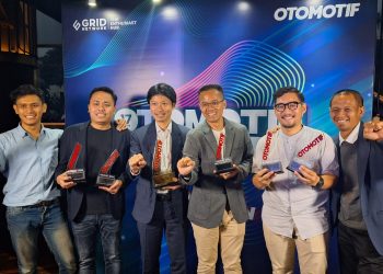 AMPAR.ID, Jambi – Ajang penghargaan tahunan bertajuk Otomotif Award 2024 resmi diselenggarakan pada Selasa (21/5), di Gold Dragon, Senayan Park, Jakarta Selatan. Seperti di tahun-tahun sebelumnya, Yamaha sebagai pabrikan sepeda motor global sukses mendapatkan banyak penghargaan sejumlah 6 buah yang diberikan untuk motor-motor di kategori Matic dan juga Sport./ Foto: didit-Yamaha