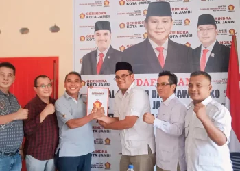 Budi Setiawan Ambil Formulir Pendaftaran di Gerindra/ Foto: Bahara