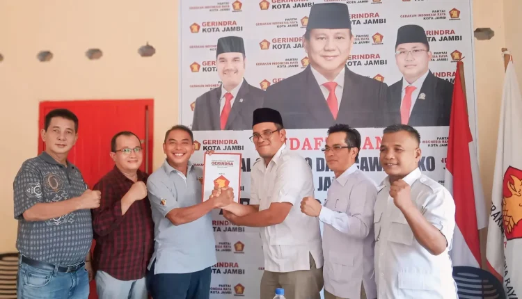 Budi Setiawan Ambil Formulir Pendaftaran di Gerindra/ Foto: Bahara