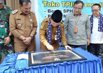 Al Haris Resmikan Toko TPID di Pasar Siulak Kerinci, Upaya Kendalikan Harga Pangan/ Foto: Ampar