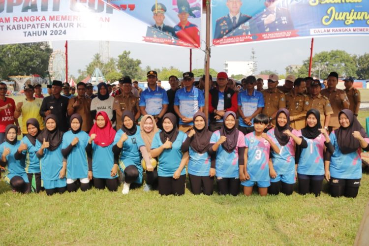 Semarak HUT ke-21 Kabupaten Kaur, Lismidianto Resmi Buka Turnamen Bola Voli Bupati Cup/ Foto: dky-ampar