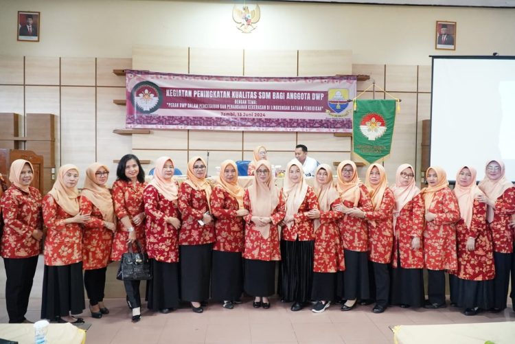 Ketua DWP Provinsi Jamb Iin Kurniasih Tekankan Pentingnya Pencegahan Kekerasan di Dunia Pendidikan/ Foto: ampar