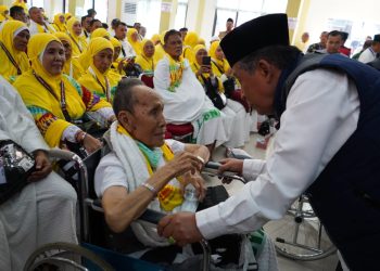 Wagub Sani Lepas JCH Kloter 22 dengan Jumlah Jemaah 450 orang