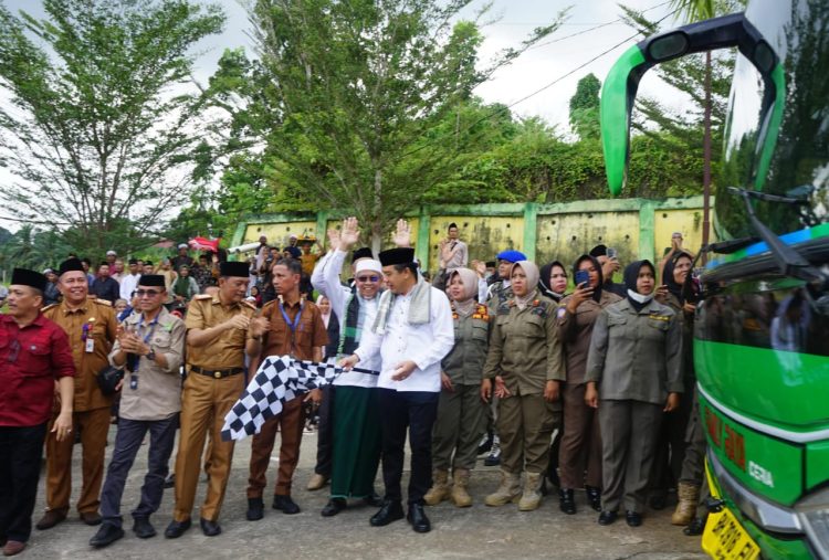 Pj Bupati Berangkatkan CJH Merangin Kloter 24