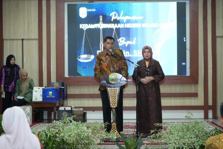 Pemkab Muaro Jambi Gelar Acara Pelepasan Kepala Kejari Muaro Jambi Dr. Kamin,SH.MH 11 Jun 2024