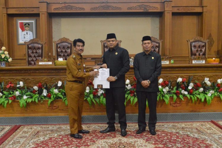 Pj Bupati Raden Najmi Menghadiri Paripurna DPRD 10 Jun 2024