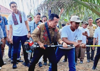 25 Kelompok Jasa Terima Bantuan Dumisake Perkebunan Tahun 2023/ Foto: ampar
