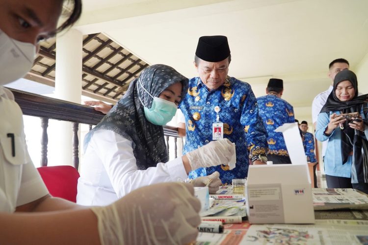 Tes Urine Bersama Pejabat Pemprov Jambi, Al Haris Tantang Bupati/Walikota Juga Tes Urine