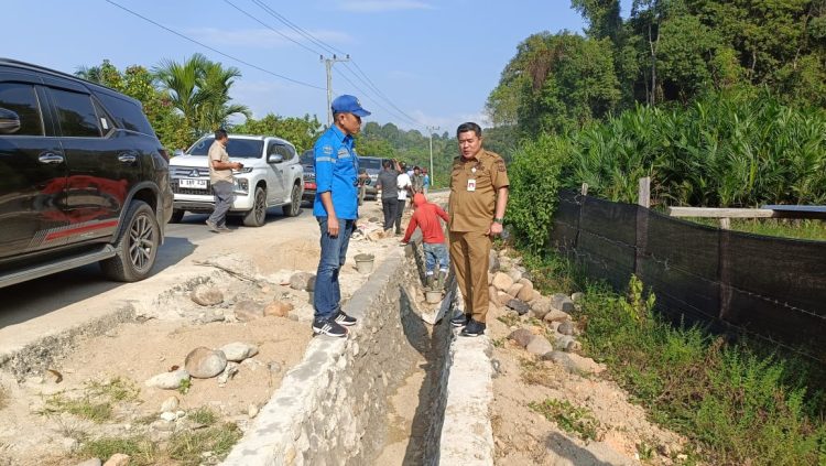 Kadis PUPR Jambi Muzakir Sidak Proyek Multiyears Jalan Batang Asai