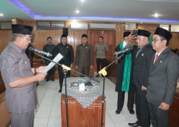 Bupati Tanjung Jabung Barat Melantik Kepala BKAD dan Kasat Pol PP