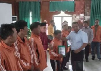 Bupati Tanjab Timur Berikan Bonus untuk Atlet Paralympic Berprestasi