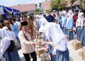 Diserahkan Gubernur Al Haris, 410 Siswa di Muaro Jambi Terima Dumisake Bantuan Pendidikan/ foto/ riky