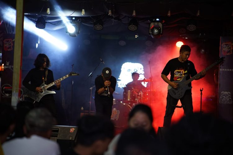 Band Metalcore Jambi Tampil Spektakuler Bikin Penonton "Kerasukan" di Even Rock Rise Vol IV