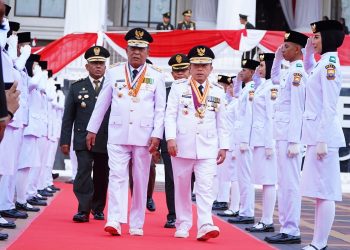 Upacara Penurunan Bendera Sukes, Gubernur Jambi Tegaskan Bangun Bangsa Dengan Persatuan