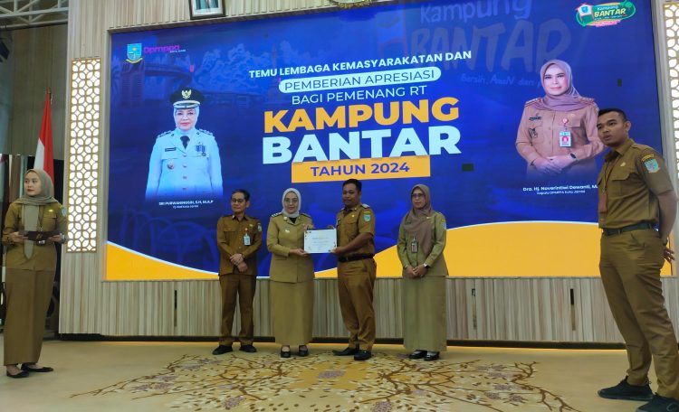 Apresiasi Kampung Bantar, Pj Walikota Jambi: RT Fokus Validasi Data/ Foto/ Melli/ Ampar