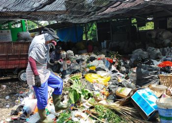 DLH Kota Jambi Rencanakan Olah Sampah Plastik Jadi Bahan Bakar Minyak