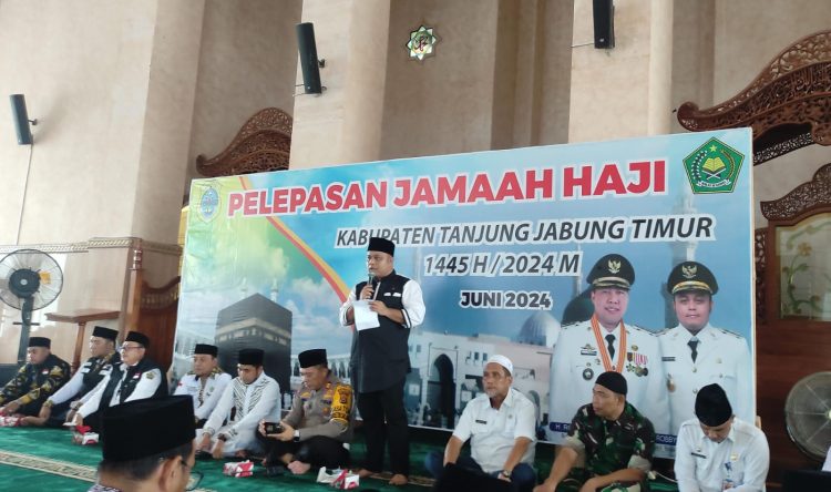 Wabup Tanjab Timur Lepas Keberangkatan 142 CJH