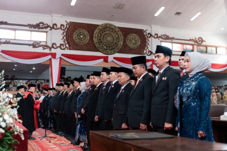 55 Anggota DRPD Provinsi Jambi Resmi Dilantik