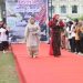 isteri Gubernur Jambi Hesnidar Haris saat tampil diacara Festival batik Jambi dan fashion show/ampar