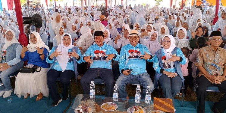 Paslon Bupati Tontawi-Harris Kukuhkan Tim Emak-Emak Berjuluk "Supik Gemoy"