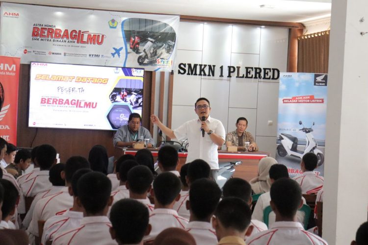 Dukung Generasi Cerdas di SMK, AHM Edukasi Teknologi Sepeda Motor Listrik