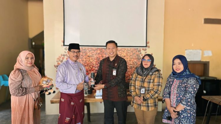 Sosialisasi Ala KPU Kota Jambi Ajak Forum Warga Ngopi Bareng Sambil ‘Gosipin’ Pilkada