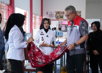 Dirut PHR Regional 1 Kunjungi Program Pemberdayaan Masyarakat ‘Srikandi Perubahan’
Mengubah Tantangan Menjadi Peluang di Lapas Perempuan Jambi