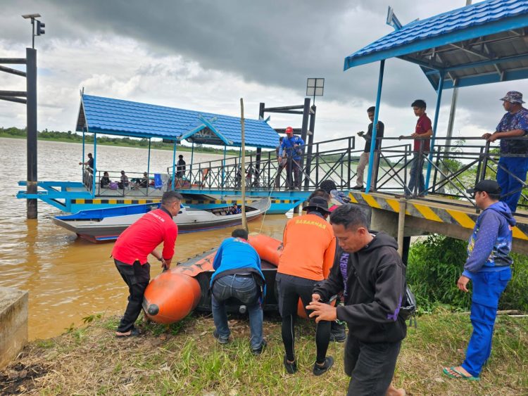 Tragedi Kapal Pompong Terbakar di Sungai Batanghari Tanjab Timur, 2 Orang Selamat dan 1 Orang Hilang/foto/humas basarnas jambi