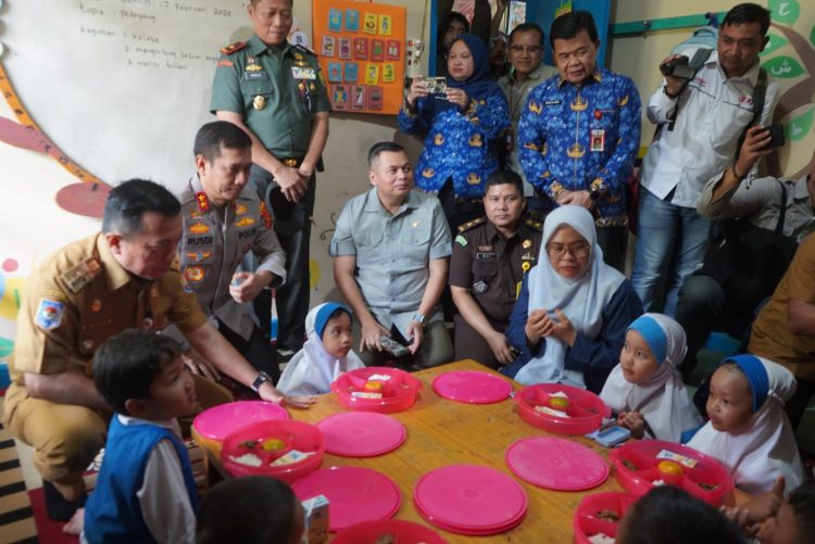 Launching MBG di Jambi, Al Haris Pastikan Proses Lancar dan Menu Sehat untuk Anak/foto/adv: Diskominfo Provinsi Jambi