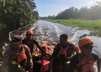 Tim SAR Temukan Korban Tenggelam Saat Mencari Rumput di Sungai Desa Suka Maju/ foto: dok Basarnas Jambi