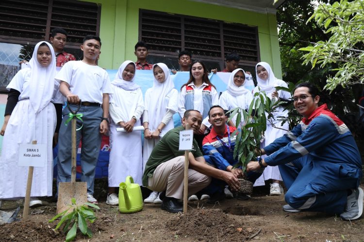 Pertamina EP Jambi Goes to School Beri Wawasan Zero Net Emission di Hari Bumi/ Foto: Humas SKK MIgas