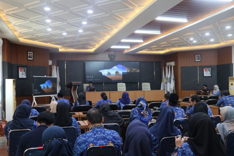 Inspektorat Provinsi Jambi menggelar Sosialisasi Peningkatan Pemahaman Antikorupsi yang diwakili oleh 2 orang perwakilan setiap OPD di Provinsi Jambi, selama dua hari 17-17 Juni 2025.  Langkah ini menjadi konsistensi inspektorat dalam meningkatan kapasitas Aparatur Sipil Negara (ASN) dilingkungan Pemprov Jambi atas pemahaman Antikorupsi/ Foto: Arief M