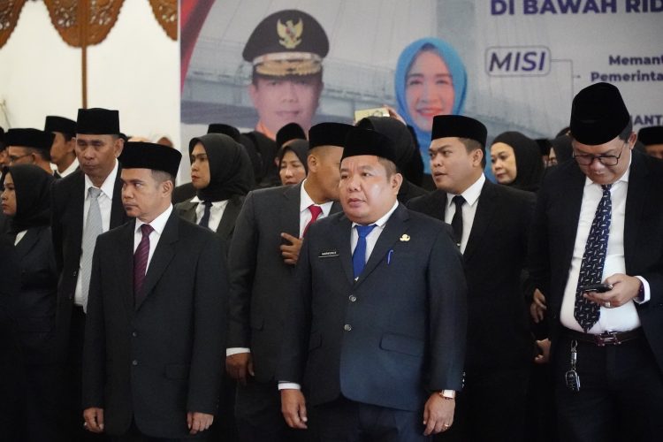 Harmonis Kabid SMK (Tengah Dasi Biru0/ foto: Erick