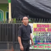 Ketua LPKNI Kurniadi saat meninjau rumah nasbah PT BPR/ foto: Istimewa