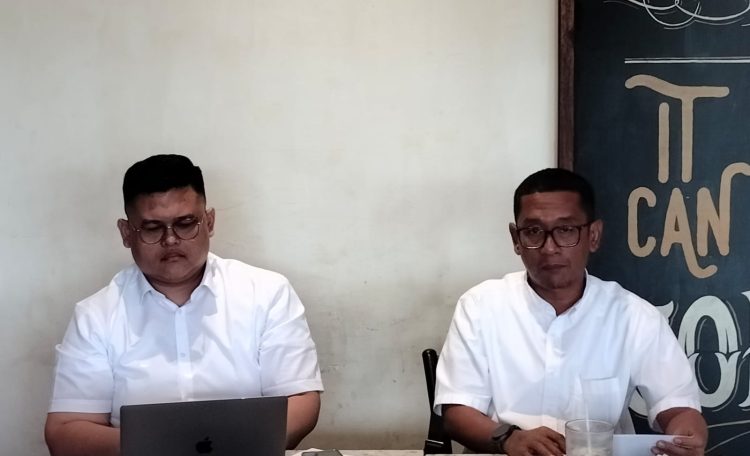 Firman, Direktur Advokasi KPPU Pusat (Kanan), Wahyu Bekti Anggoro, Kepala Kantor Wilayah II KPPU (kiri)/ foto: ampar
