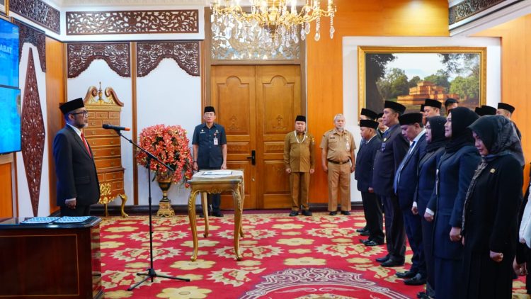 Sekda Provinsi Jambi Lantik Pejabat Eselon III, IV dan Fungsional Serta 13 Pejabat Nonjob Kembali Dilantik di Jabatan Setara, 1 Orang Menolak Amanah Gubernur 
