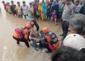 Mayat Wanita Tanpa Identitas yang Mengapung Di Sungai Desa Babeko dievakuasi Tim SAR Gabungan