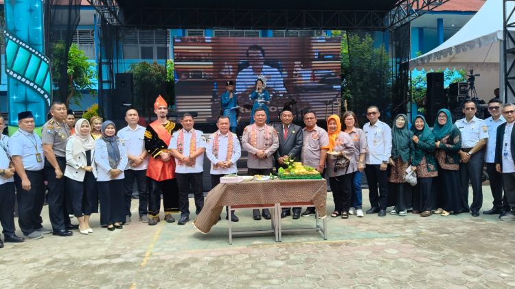 Gubernur Jambi Apresiasi Prestasi Akademik SMAN 3 Kota Jambi dan Ingatkan Bahaya Narkoba-Radikalisme