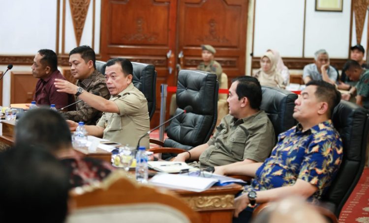 Polda, Korem hingga Kejati Jambi sepakat ikut mendorong percepatan jalan khusus di Provinsi Jambi, rapat dipimpin oleh Gubernur Jambi Al Haris di rumah dinas gubernur baru-baru ini.