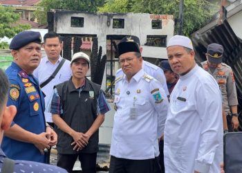 Tinjau Lokasi Kebakaran Solok Sipin, Wali Kota Maulana Pastikan Kebutuhan Sahur dan Buka Korban Terjamin